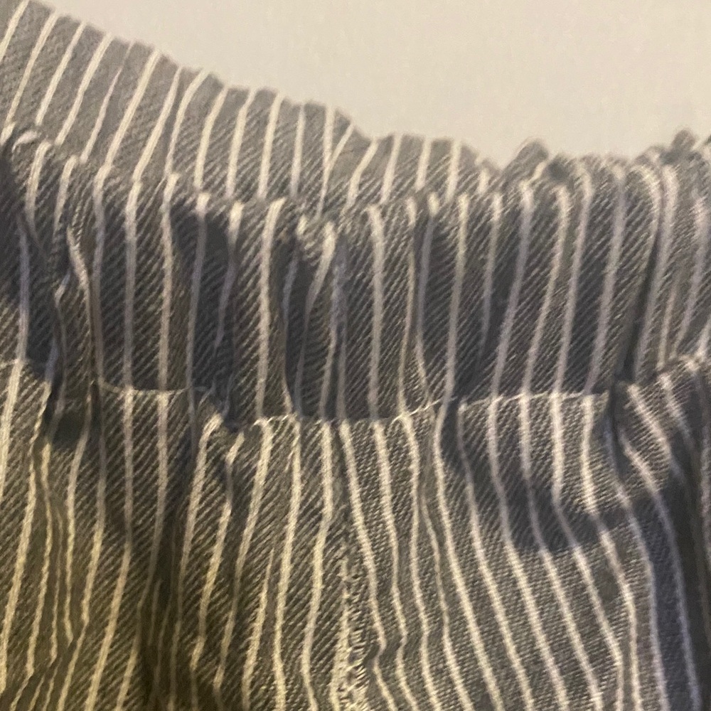 Women's StripedWhite Pants - Picture 4 of 8